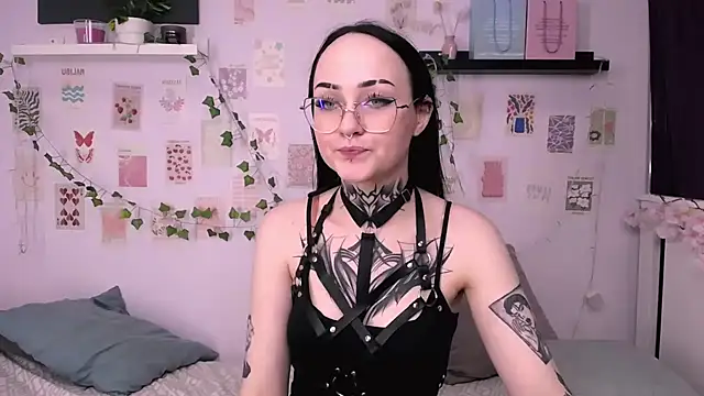 MollyKissy online show from 10-05-25, 09:55