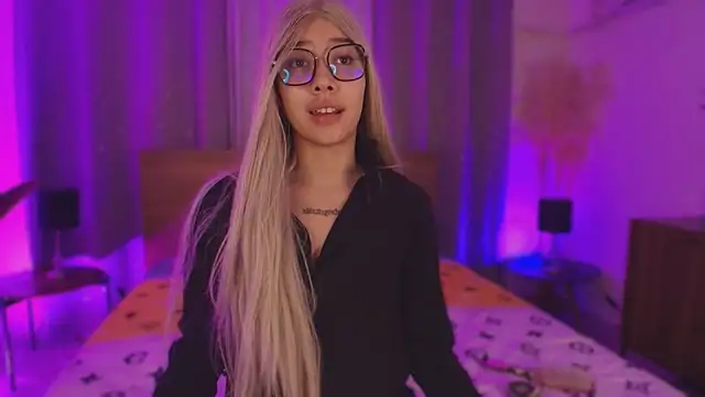 SofiaClarkson online show from 10-13-25, 05:09