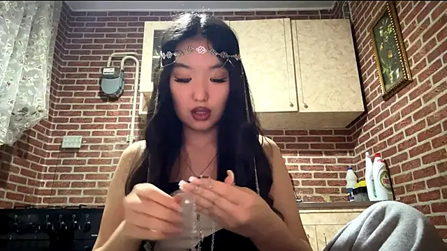 EmmaLeexth online show from 12-21-25, 02:19