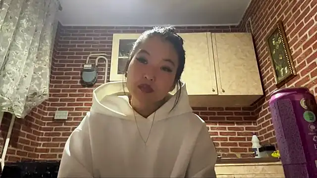 EmmaLeexth online show from 11-20-25, 01:01