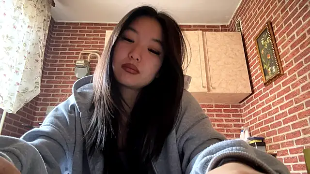 EmmaLeexth online show from 03-15-26, 10:11