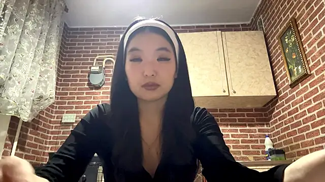 EmmaLeexth online show from 11-11-25, 02:34