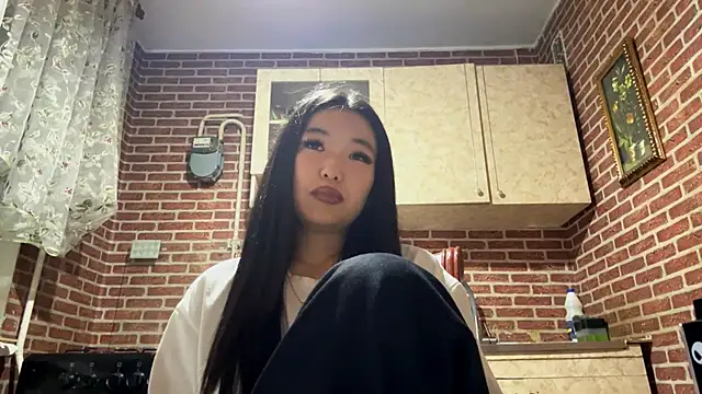 EmmaLeexth online show from 11-14-25, 02:10