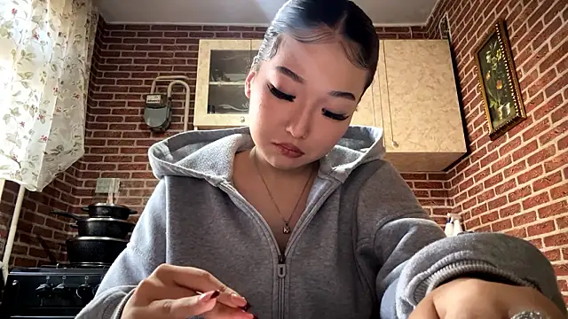 EmmaLeexth online show from 03-19-26, 11:32