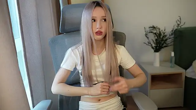 Laura Obsidian online show from 10-24-25, 09:19