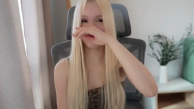 Laura Obsidian online show from 11-02-25, 07:46