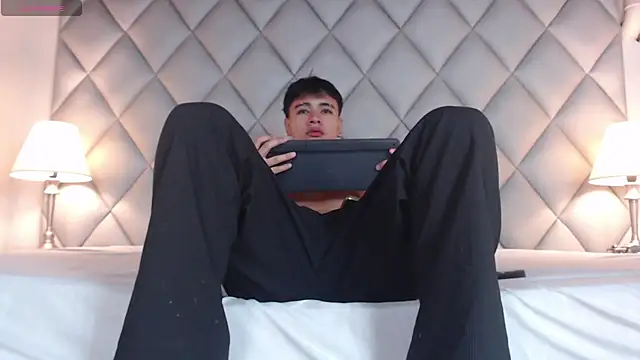 Clement Reyes online show from 10-02-25, 12:52