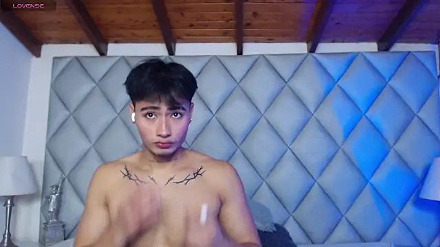 Clement Reyes online show from 10-31-25, 01:19