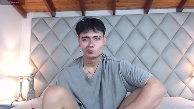 Clement Reyes online show from 10-18-25, 01:02