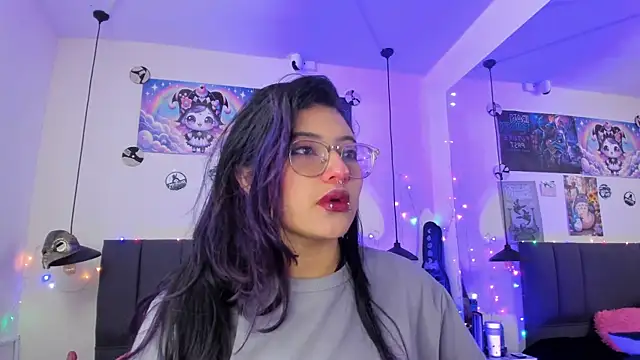 Snapshot of SabrinaV_ chatting on 06-11-26, 11:18 SabrinaV online show from 06-11-26, 11:18