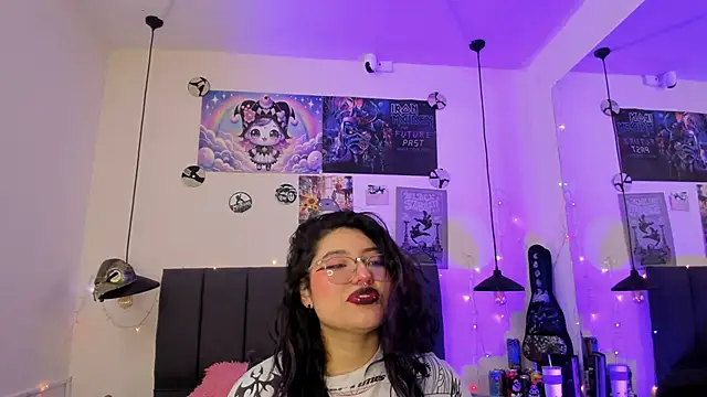 Snapshot of SabrinaV_ chatting on 06-04-26, 11:26 SabrinaV online show from 06-04-26, 11:26