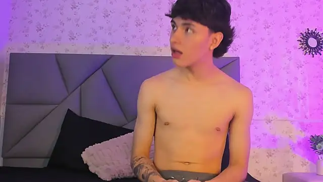 meganandtylerr19 online show from 10-17-25, 03:43