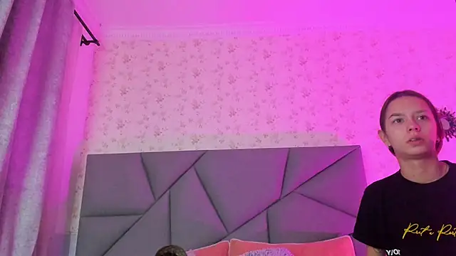 meganandtylerr19 online show from 11-23-25, 01:43