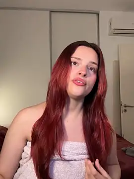 Snapshot of jazmin-here chatting on 10-28-25, 11:58 jazmin-here online show from 10-28-25, 11:58