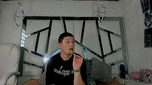 ANLLELOAndANGELA online show from 04-05-26, 09:10