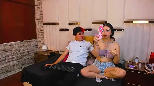 ANLLELOAndANGELA online show from 10-01-25, 04:22