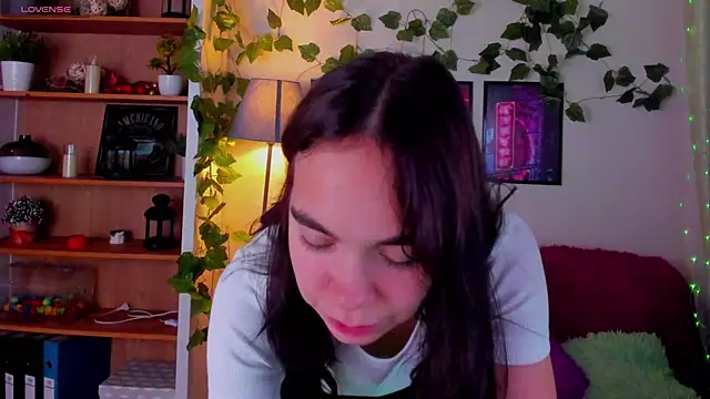 Snapshot of Elise_Noir chatting on 10-21-25, 04:17 Elise Noir online show from 10-21-25, 04:17