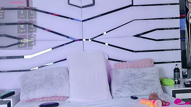 IrissBloom online show from 10-30-25, 07:11