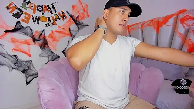 Jacob23   online show from 10-21-25, 01:10