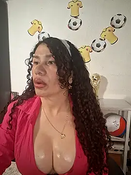 Snapshot of Lina_444 chatting on 06-15-26, 01:28 Lina 444 online show from 06-15-26, 01:28