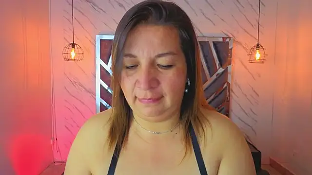 Snapshot of MaylinRosse_ chatting on 06-11-26, 12:32 MaylinRosse online show from 06-11-26, 12:32