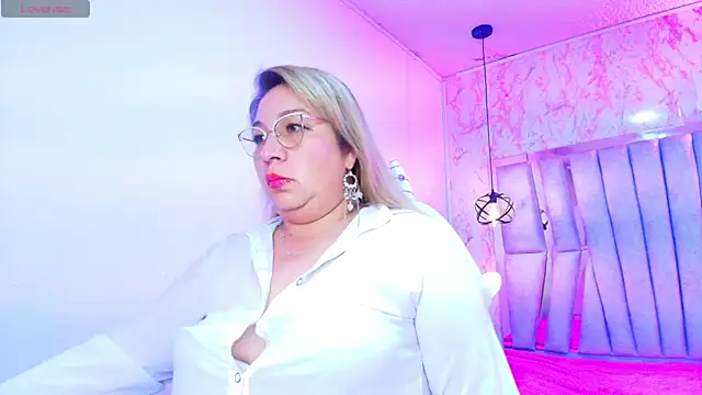 MaylinRosse  online show from 10-17-25, 07:48