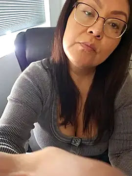 Snapshot of sw33th3art chatting on 11-24-25, 05:35 sw33th3art online show from 11-24-25, 05:35