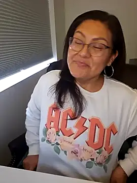 Snapshot of sw33th3art chatting on 11-26-25, 07:14 sw33th3art online show from 11-26-25, 07:14