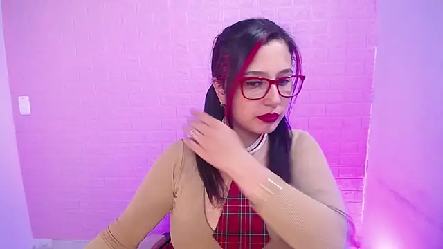 Snapshot of Sara1126_ chatting on 09-28-25, 04:08 Sara1126 online show from 09-28-25, 04:08