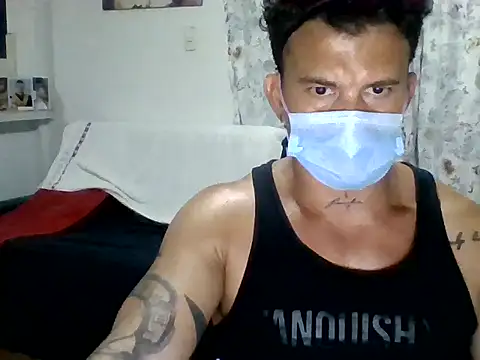 Snapshot of XavierFox1 chatting on 09-19-25, 03:32 XavierFox1 online show from 09-19-25, 03:32