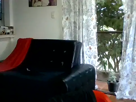 Snapshot of XavierFox1 chatting on 09-23-25, 10:39 XavierFox1 online show from 09-23-25, 10:39