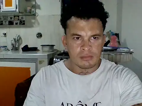 Snapshot of XavierFox1 chatting on 09-30-25, 02:17 XavierFox1 online show from 09-30-25, 02:17