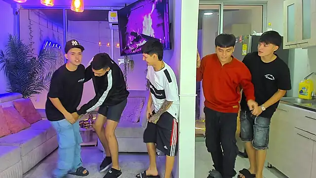 Houseofwarrios online show from 04-12-26, 06:05