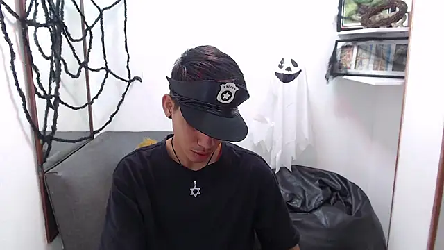 David 925  online show from 10-31-25, 04:20