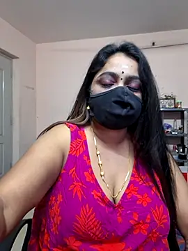 Snapshot of queendivya chatting on 06-27-26, 12:27 queendivya online show from 06-27-26, 12:27