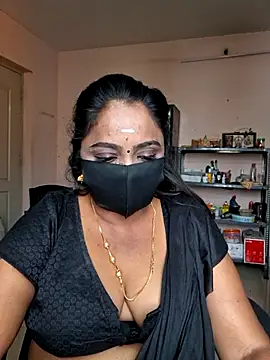 Snapshot of queendivya chatting on 07-07-26, 04:26 queendivya online show from 07-07-26, 04:26