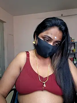 Snapshot of queendivya chatting on 07-18-26, 01:36 queendivya online show from 07-18-26, 01:36