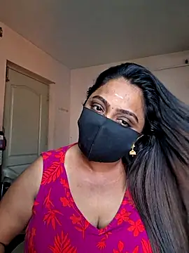 Snapshot of queendivya chatting on 07-12-26, 04:13 queendivya online show from 07-12-26, 04:13