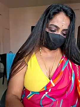 Snapshot of queendivya chatting on 07-06-26, 05:25 queendivya online show from 07-06-26, 05:25