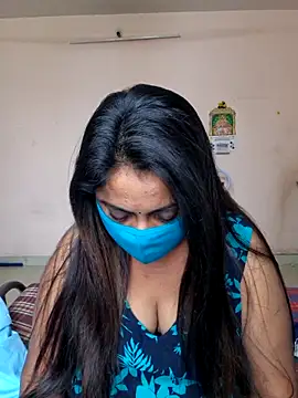 Snapshot of queendivya chatting on 06-19-26, 01:44 queendivya online show from 06-19-26, 01:44