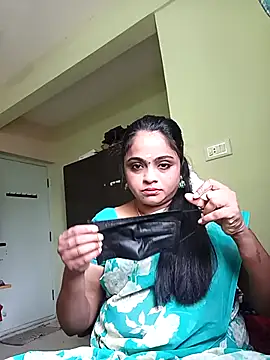 queendivya online show from 10-10-25, 03:18
