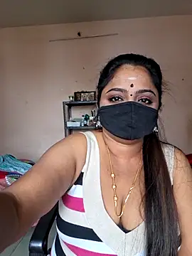 Snapshot of queendivya chatting on 06-12-26, 05:27 queendivya online show from 06-12-26, 05:27