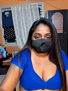 Snapshot of queendivya chatting on 06-03-26, 05:06 queendivya online show from 06-03-26, 05:06
