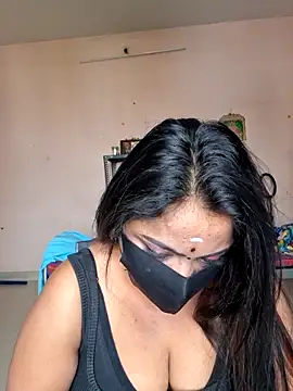 Snapshot of queendivya chatting on 06-06-26, 05:23 queendivya online show from 06-06-26, 05:23
