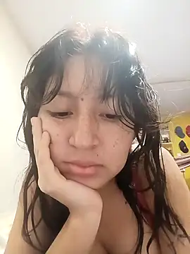 Snapshot of Noamilk chatting on 02-10-26, 12:20 Noamilk online show from 02-10-26, 12:20