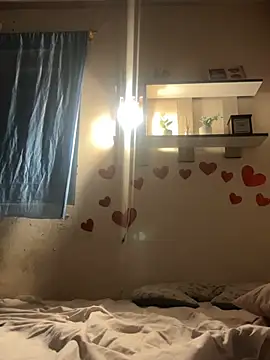 Snapshot of Noamilk chatting on 02-17-26, 09:17 Noamilk online show from 02-17-26, 09:17