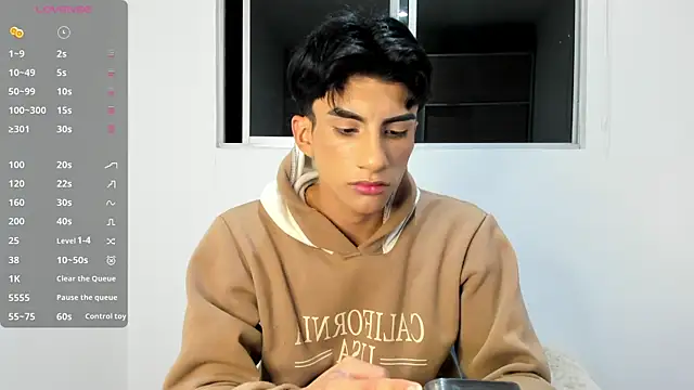 Snapshot of Erick_Velveth chatting on 05-26-26, 04:21 Erick Velveth online show from 05-26-26, 04:21