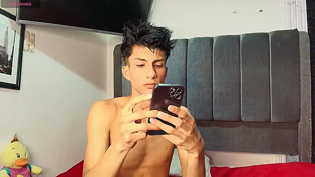 Erick Velveth online show from 04-07-26, 04:58