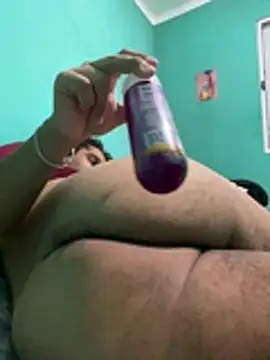 Snapshot of kylieputinha chatting on 01-11-26, 08:21 kylieputinha online show from 01-11-26, 08:21