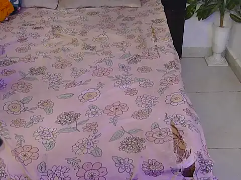 Lovelyy-couple online show from 11-22-25, 02:27